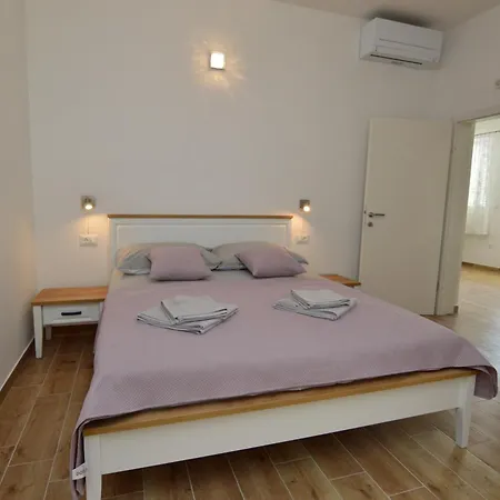 Kevin Holiday home