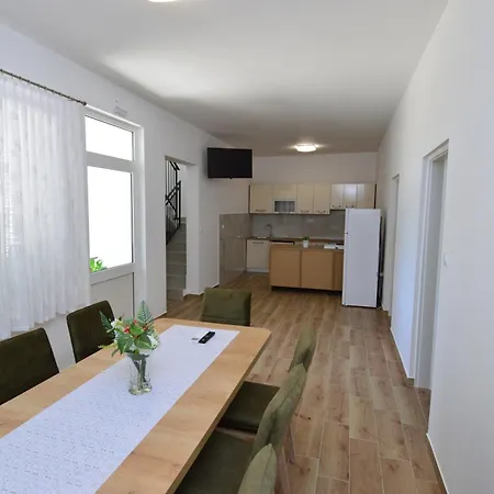 Kevin Holiday home *